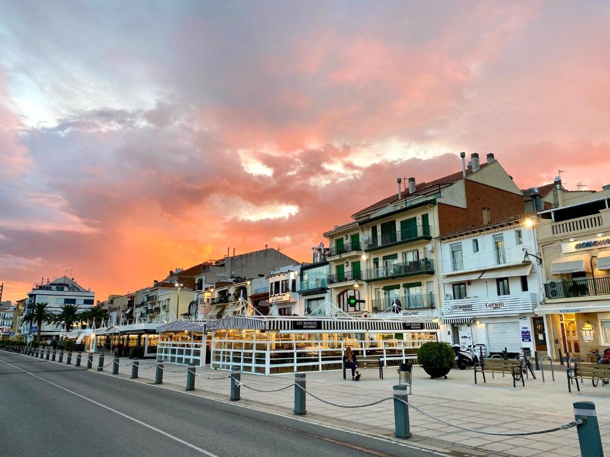 House In Front Of The Beach With Sea View Cambrils Exterior foto