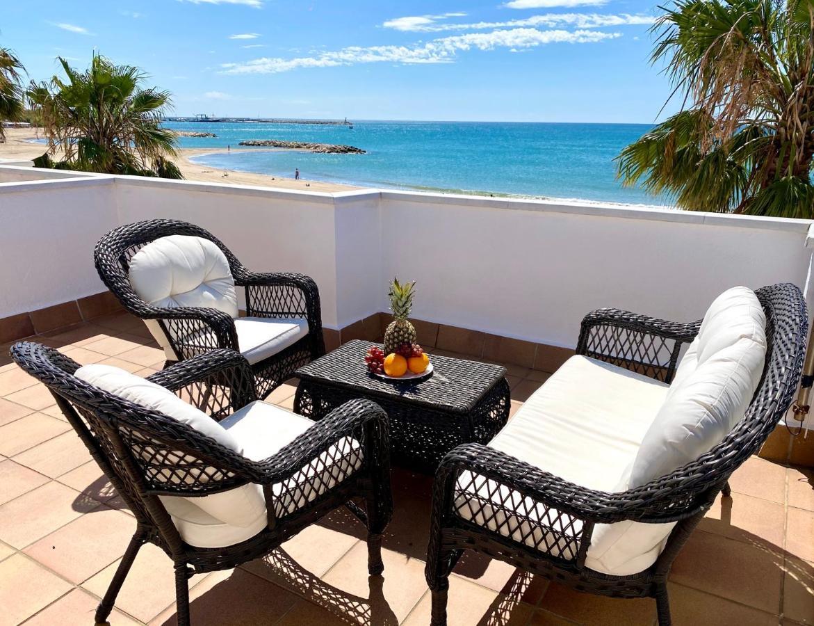 House In Front Of The Beach With Sea View Cambrils Exterior foto