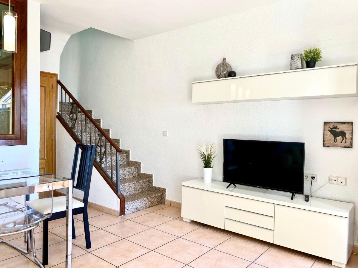 House In Front Of The Beach With Sea View Cambrils Exterior foto