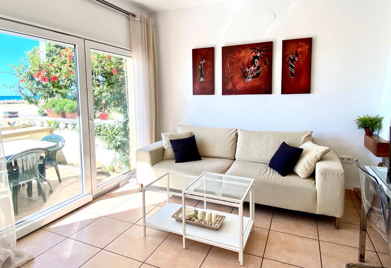 House In Front Of The Beach With Sea View Cambrils Exterior foto