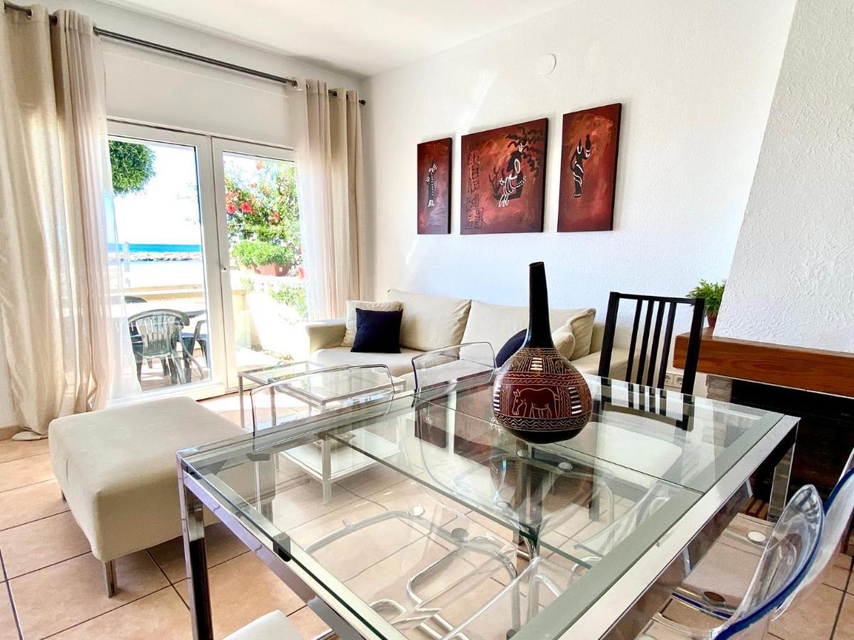 House In Front Of The Beach With Sea View Cambrils Exterior foto